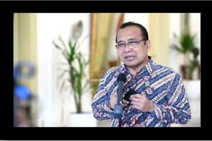 Profil Pratikno, Mantan...