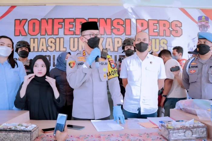 Polres Situbondo Bongkar...