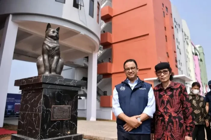 Patung Kucing Libi di...