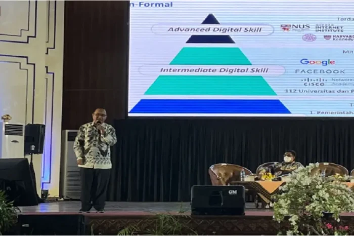 Kemenkominfo Gandeng...