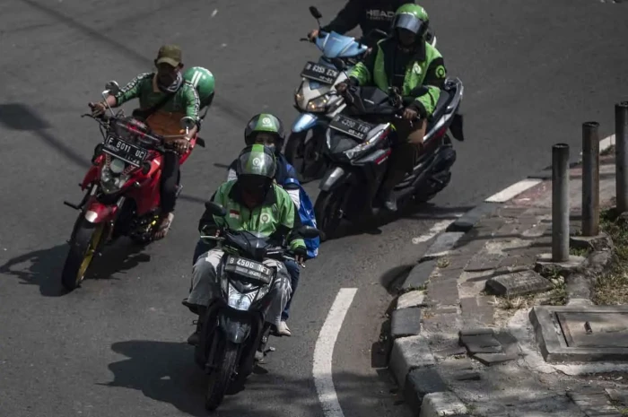 Tarif Ojek Online Batal...