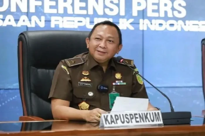 Kejagung Periksa Empat...