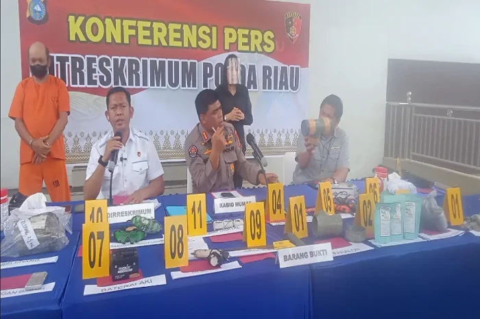 Polda Riau: Ledakan...