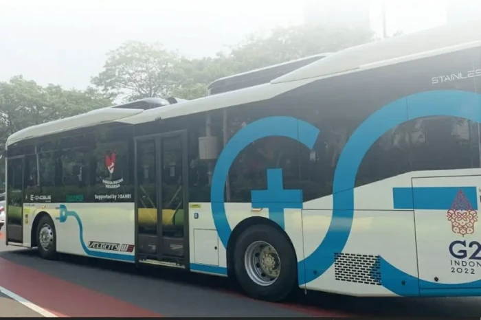 Bus Listrik Buatan INKA...