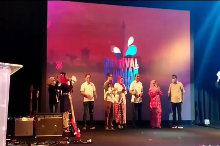 Peringati Sumpah Pemuda,...