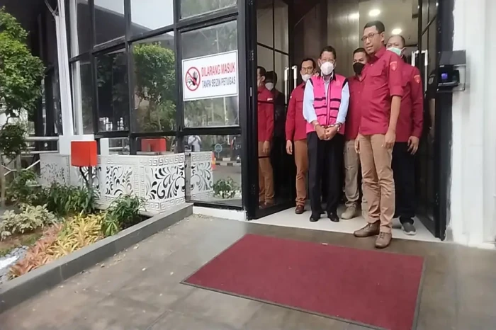Kejagung Tetapkan 4...