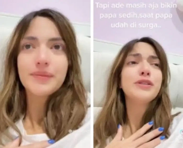 Nyanyi Lagu Tentang...