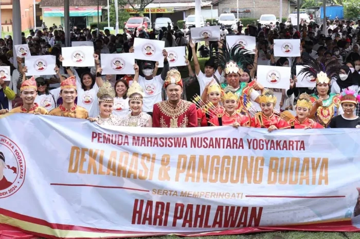 Momen Hari Pahlawan,...