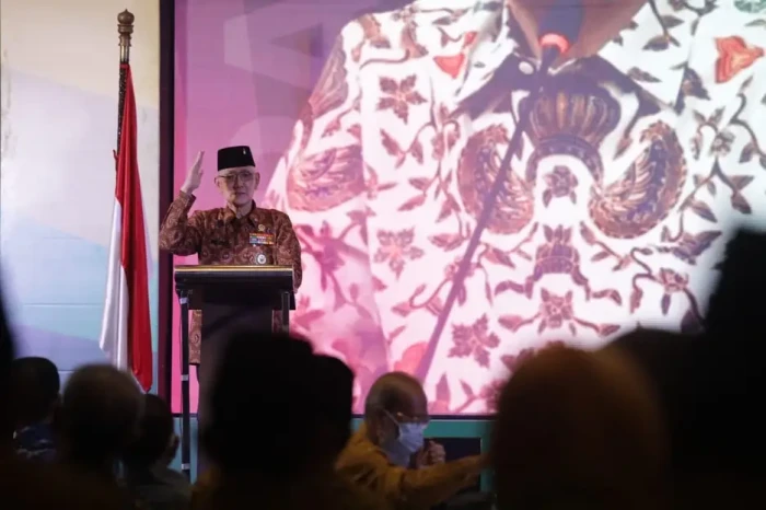 Try Sutrisno: Peran...