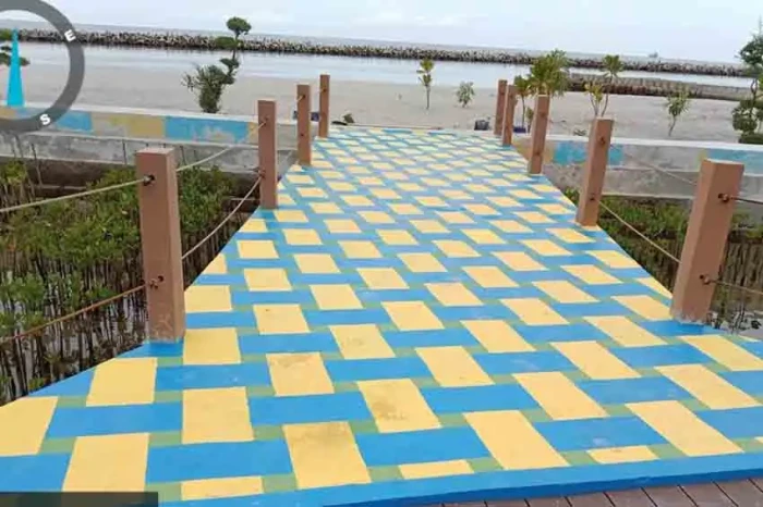 Keren! Tanggul Pulau...