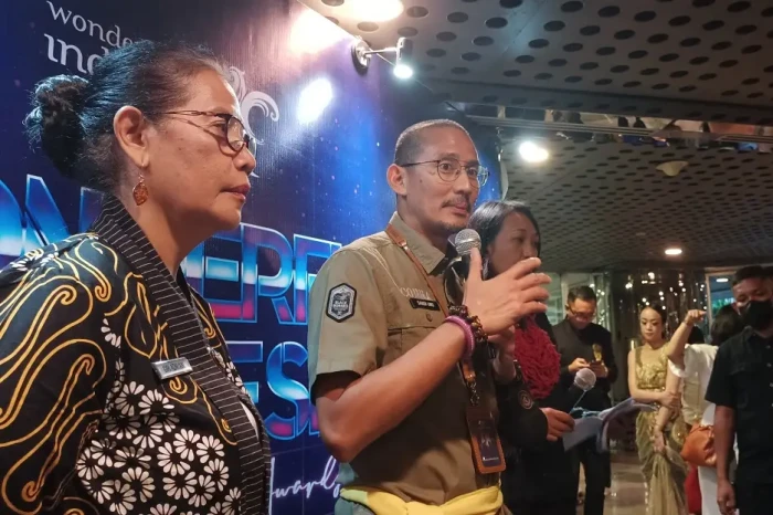 Sandiaga Ajak Masyarakat...
