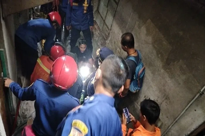 Petugas Gabungan Kesulitan...