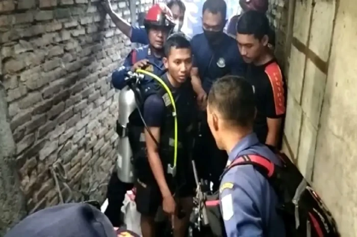 Evakuasi Mayat dalam...