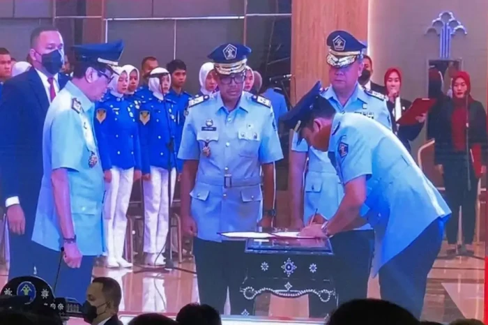 Menkumham Yasonna Resmi...