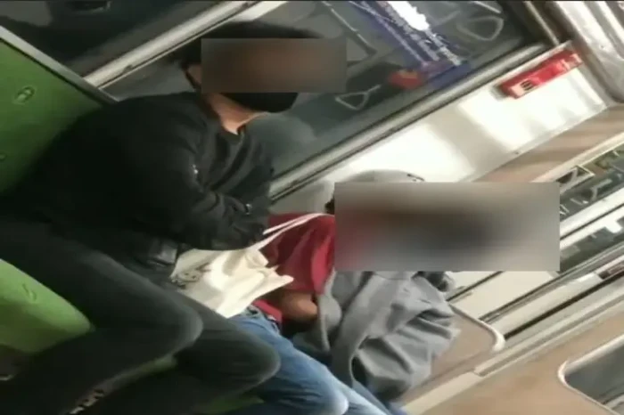 Pasutri Mesum di KRL,...
