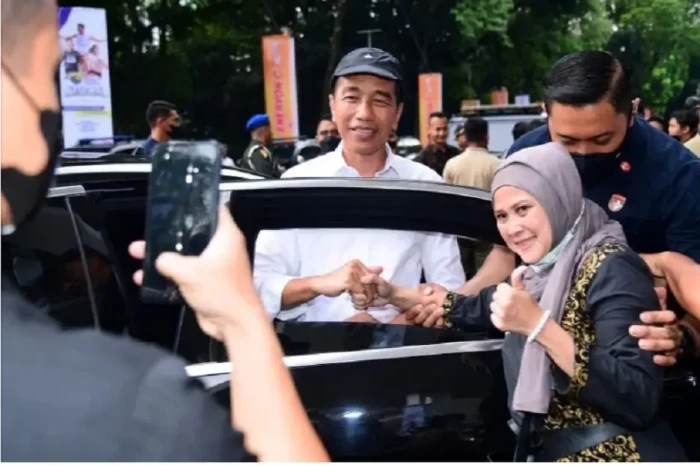 Cegat Presiden Jokowi,...