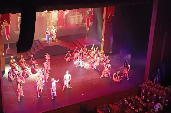 Pentas Wayang Orang,...