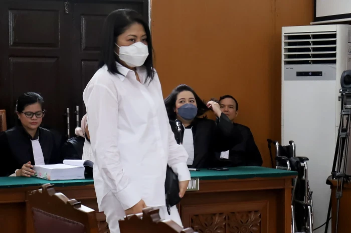 Dituntut 8 Tahun Penjara,...