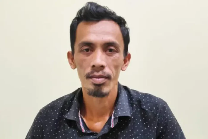 Dilarikan ke RS Polri,...
