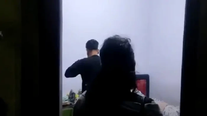Sepasang Remaja Diduga...