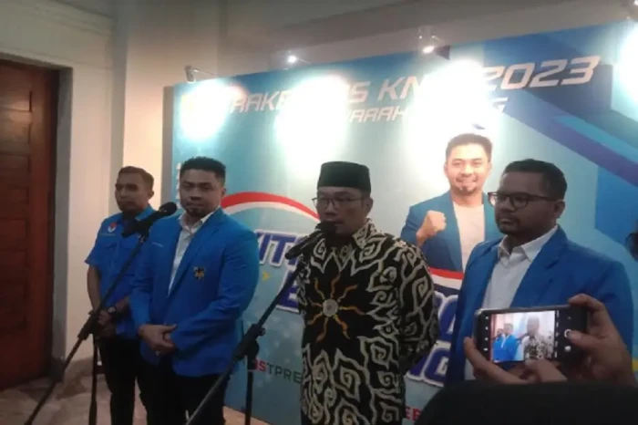 Enggan Ada Dualisme,...