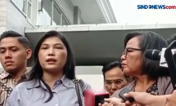 Vera Simanjuntak, Mantan...