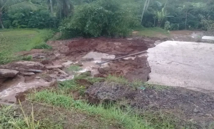 Hujan Deras Landa Cugenang...