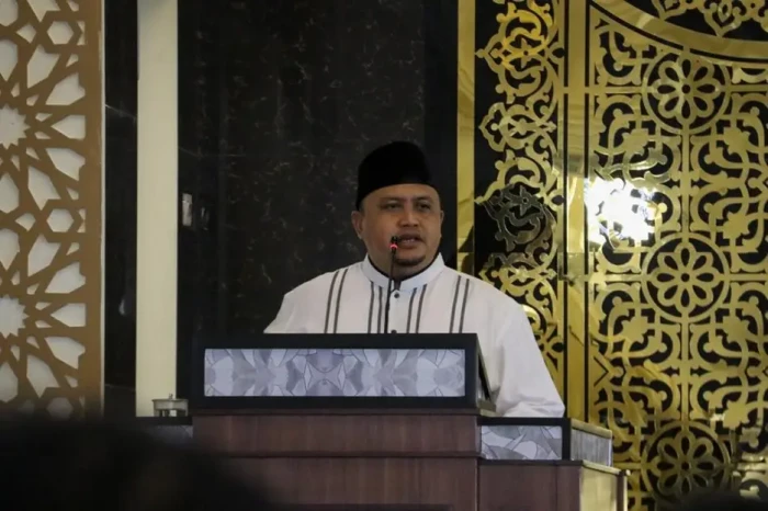 Jadi Khatib Salat Jumat,...