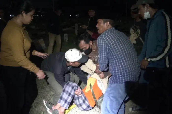 Jenazah Hadi Dikebumikan,...