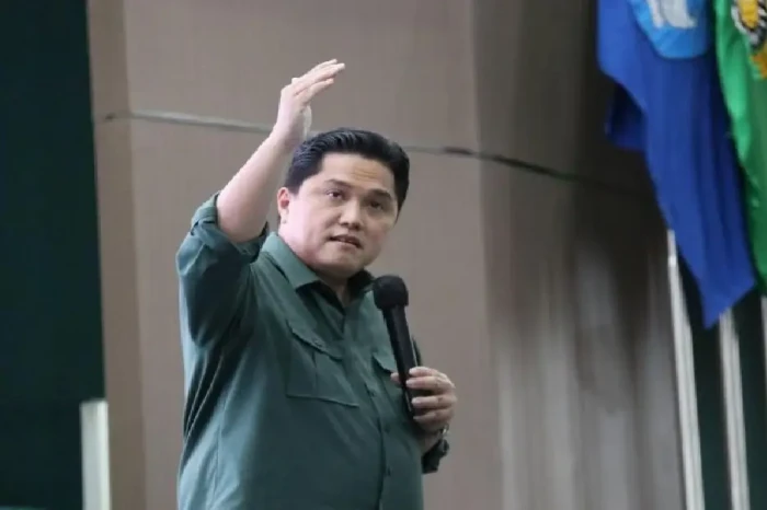 Erick Thohir Copot Direktur...