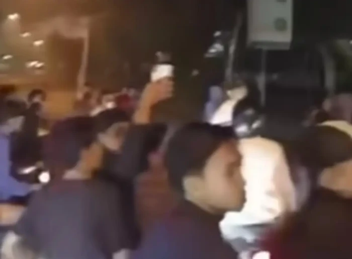 Viral Video Gerombolan...