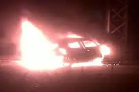 Detik-detik Mobil Terbakar...