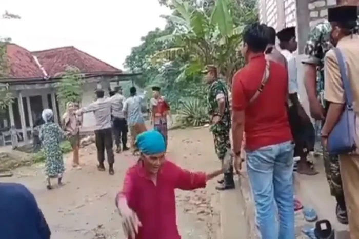 Mencekam! Kericuhan...