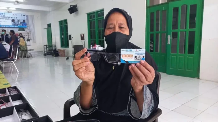 825 Warga Gresik Terjangkau...
