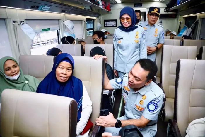 Gunakan Moda Kereta...