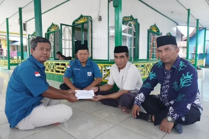 Sasar Ratusan Mustahik,...