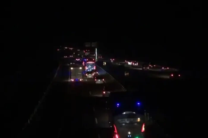 Pemudik Padati Gerbang...