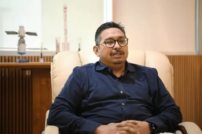 Kemenkominfo dan Opsel...