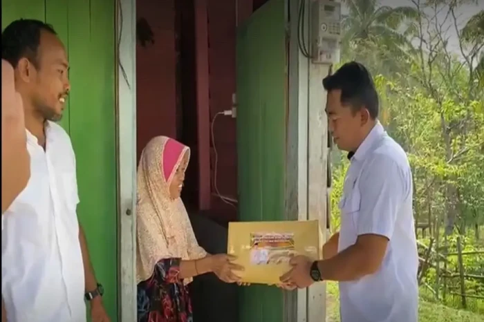 Semringah! Jelang Lebaran,...