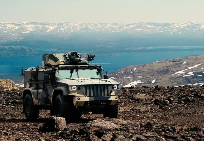 Typhoon K, SUV 4X4 Lapis...