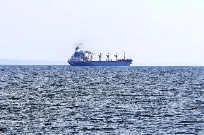 Sita Kapal di Teluk...