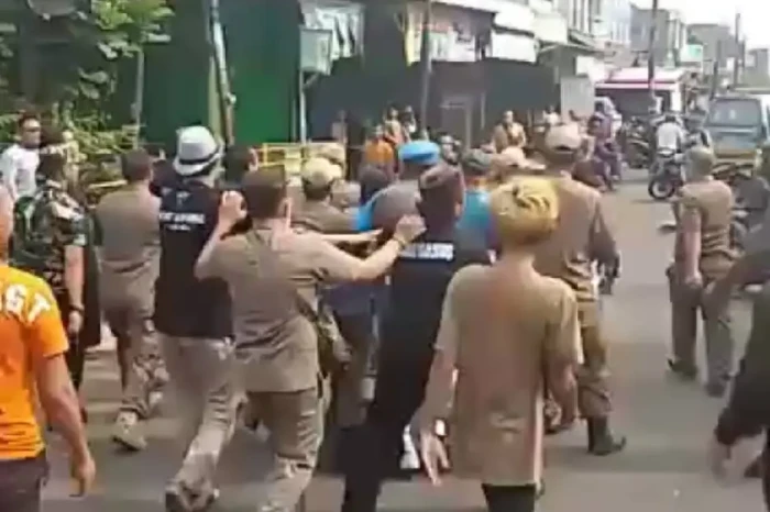 Penertiban PKL di Pasar...