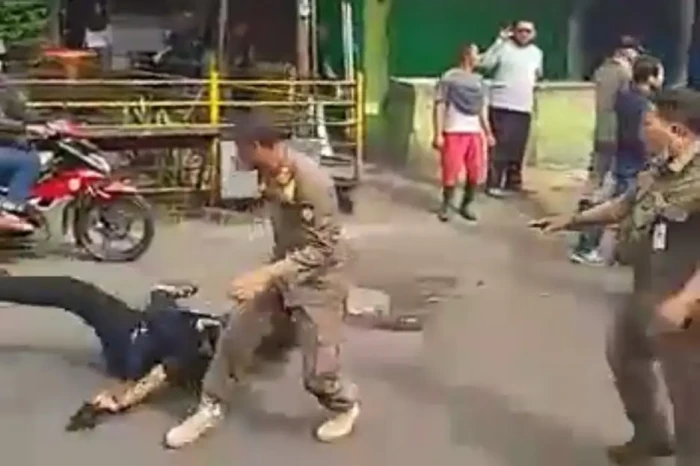 Ricuh Penertiban Pasar...