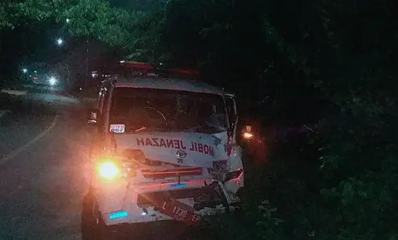 Nahas! Ambulans Pengangkut...