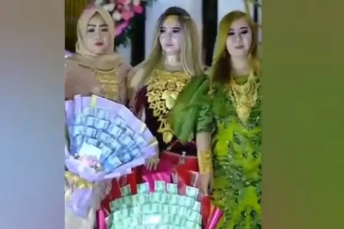 Viral Emak-emak Cantik...
