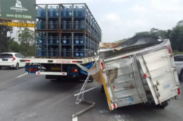 Pecah Ban, Mobil Boks...