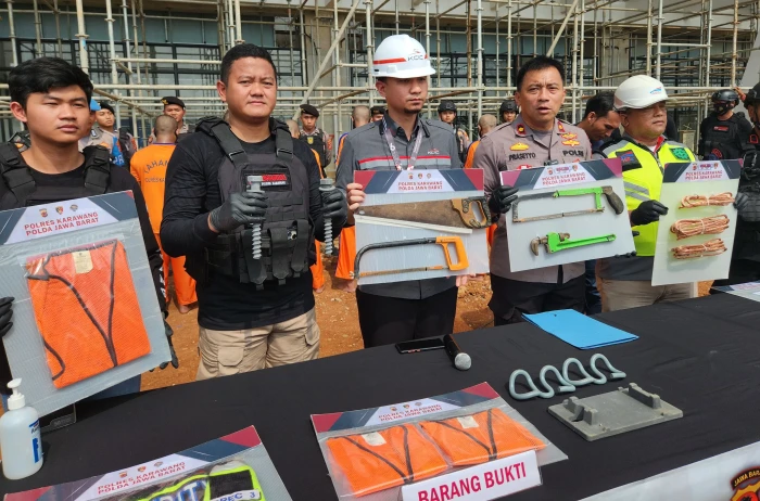 6 Pencuri Kabel dan...