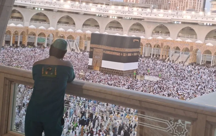 Cuaca Panas, Jemaah...