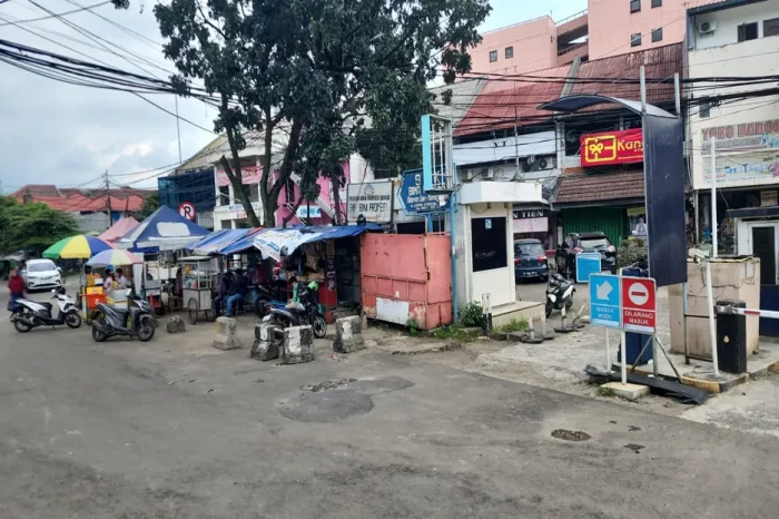 Pemilik Ruko Warung...