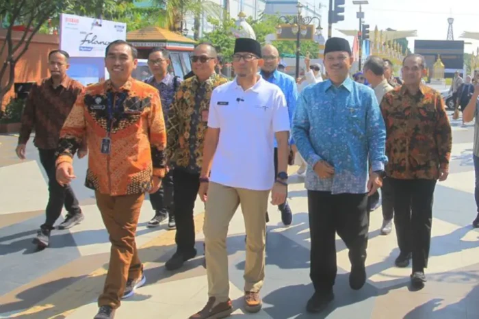 Sandiaga Puji Madiun...